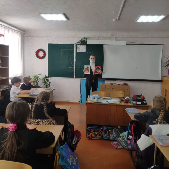 «По дорогам зимних сказок» - библиографический обзор     (6+)
