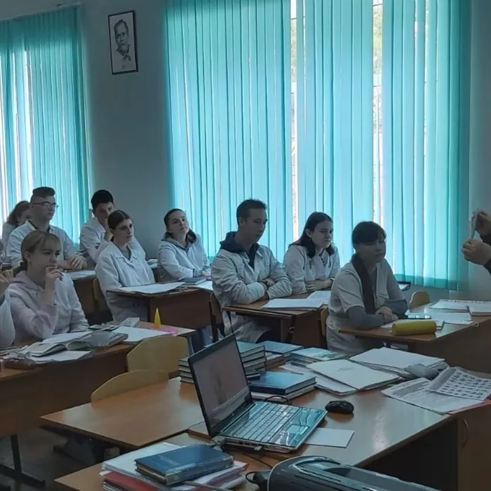Тематическая программа «Славилась Россия чудо-мастерами» 12+